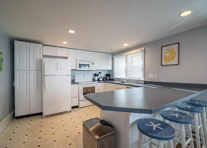 Ocean Block 7-11 Unit 1 Apartment